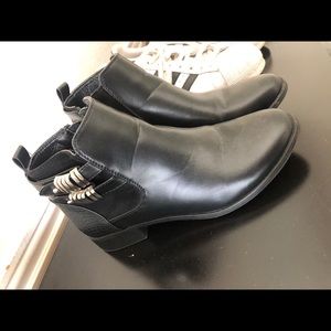 Size 8 nastygal booties